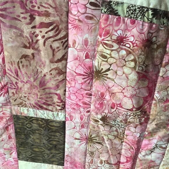Handmade Batik Quilt - Picture 14 of 15